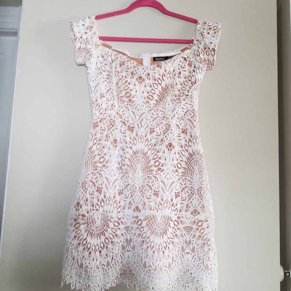 Fits Size 2 and 4, White/Nude Lace Dress